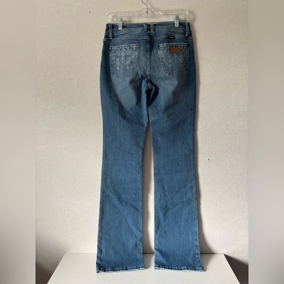 Wrangler | Women's Light Blue Boot Cut Jeans | Size 7 - 8 x36 - Picture 4 of 6